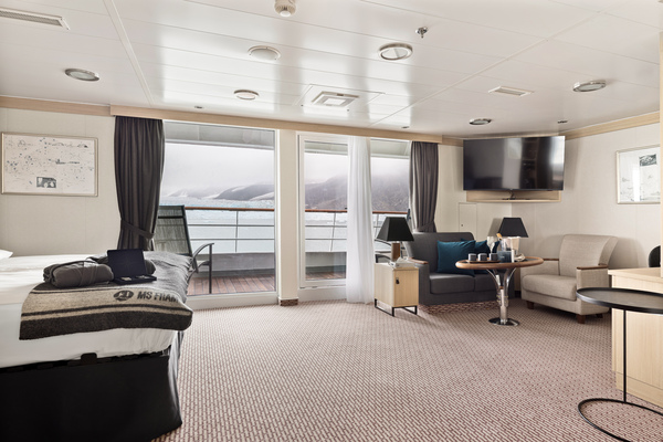 HX Hurtigruten Expeditions MS Fram Expedition Suite Grand Suite 7 ©Espen Mills.jpg